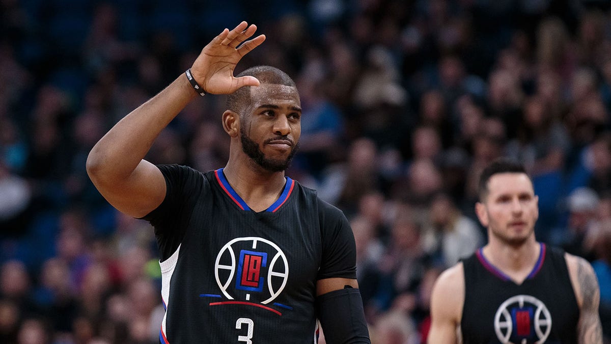 Chris Paul vs T'Volves