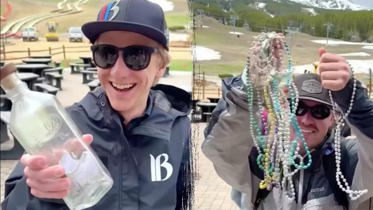 Bagilah citra karyawan yang membawa pesan dalam botol, kalung bersulam