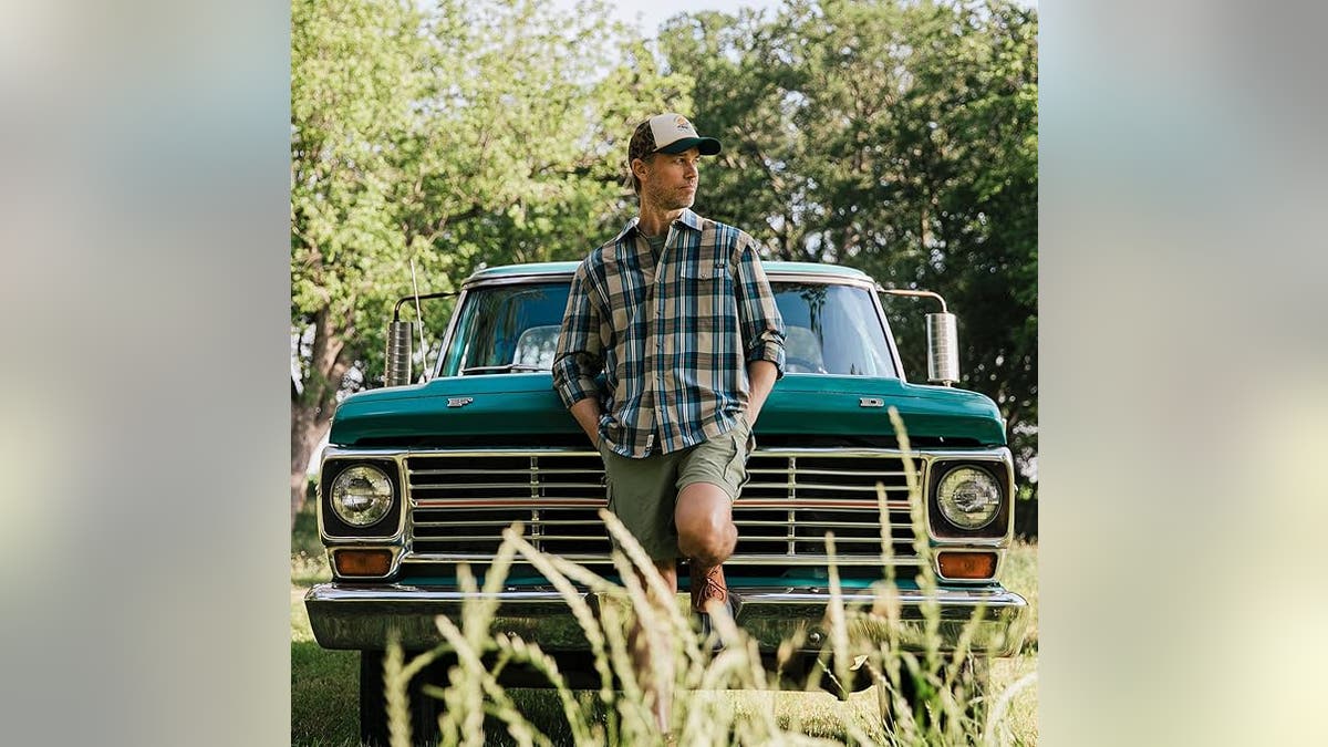 This long-sleeve look works anywhere.