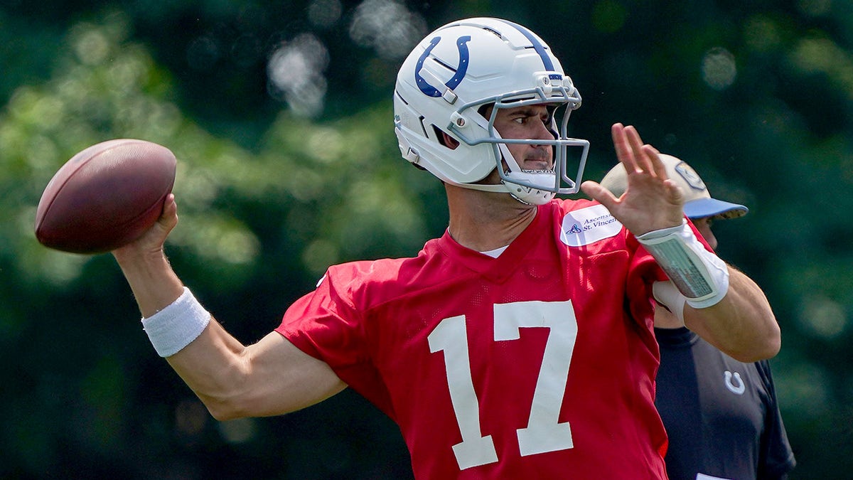 Daniel Jones in action