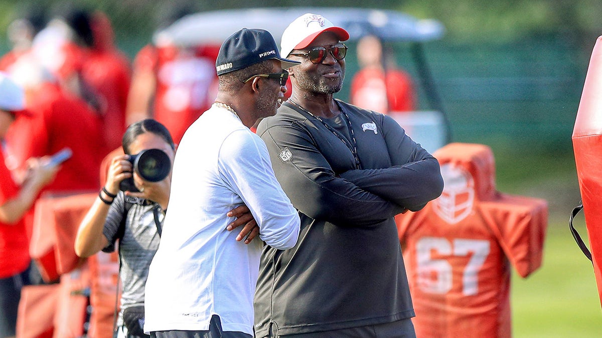 Dion Sanders i Tod Bowls na boisku