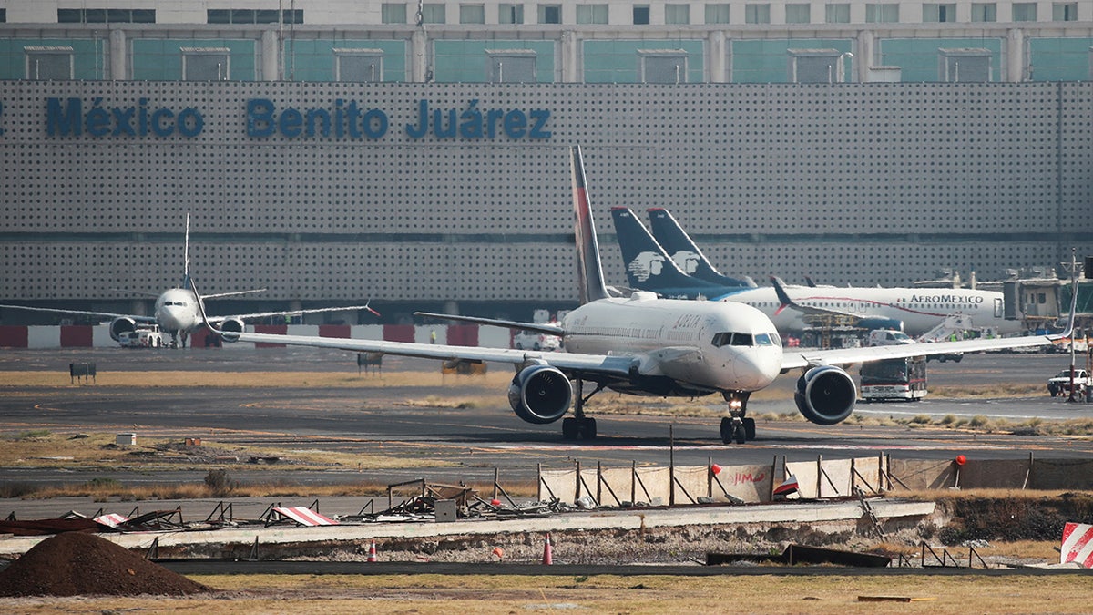 Delta Air Lines plane in Mexico City