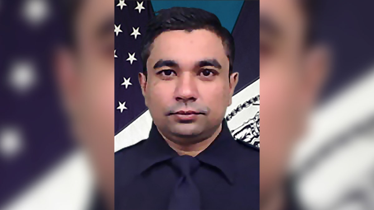 Off-duty NYPD officer, father of 2 killed in deranged gunman’s Manhattan rampage