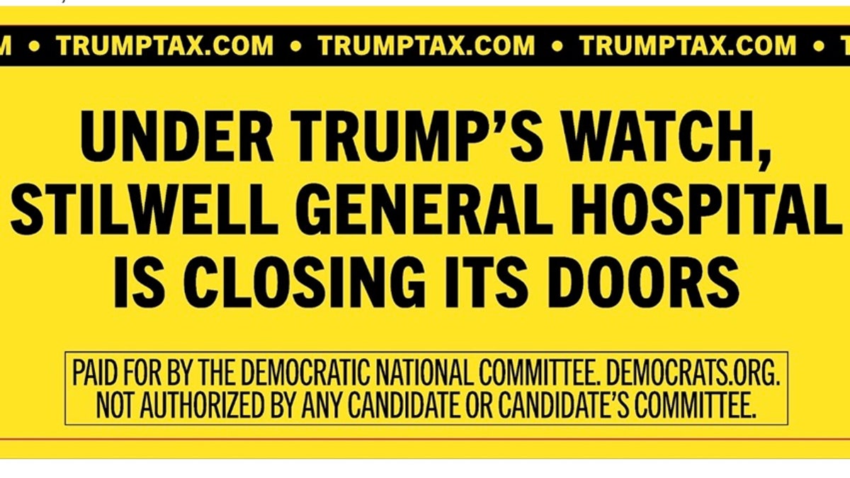 Recursos de texto preto de sinal de outdoor anti-Trump em fundo amarelo