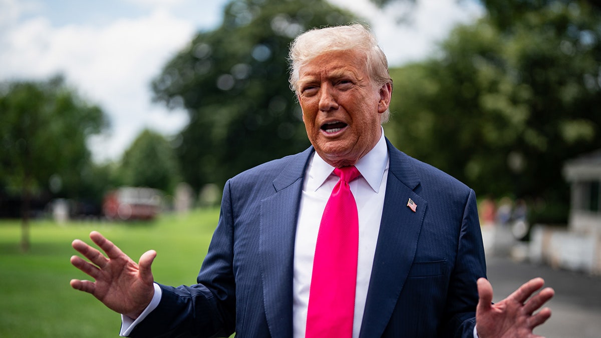 Trump speaks to journalists