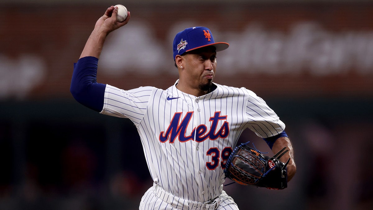 Edwin Diaz in action