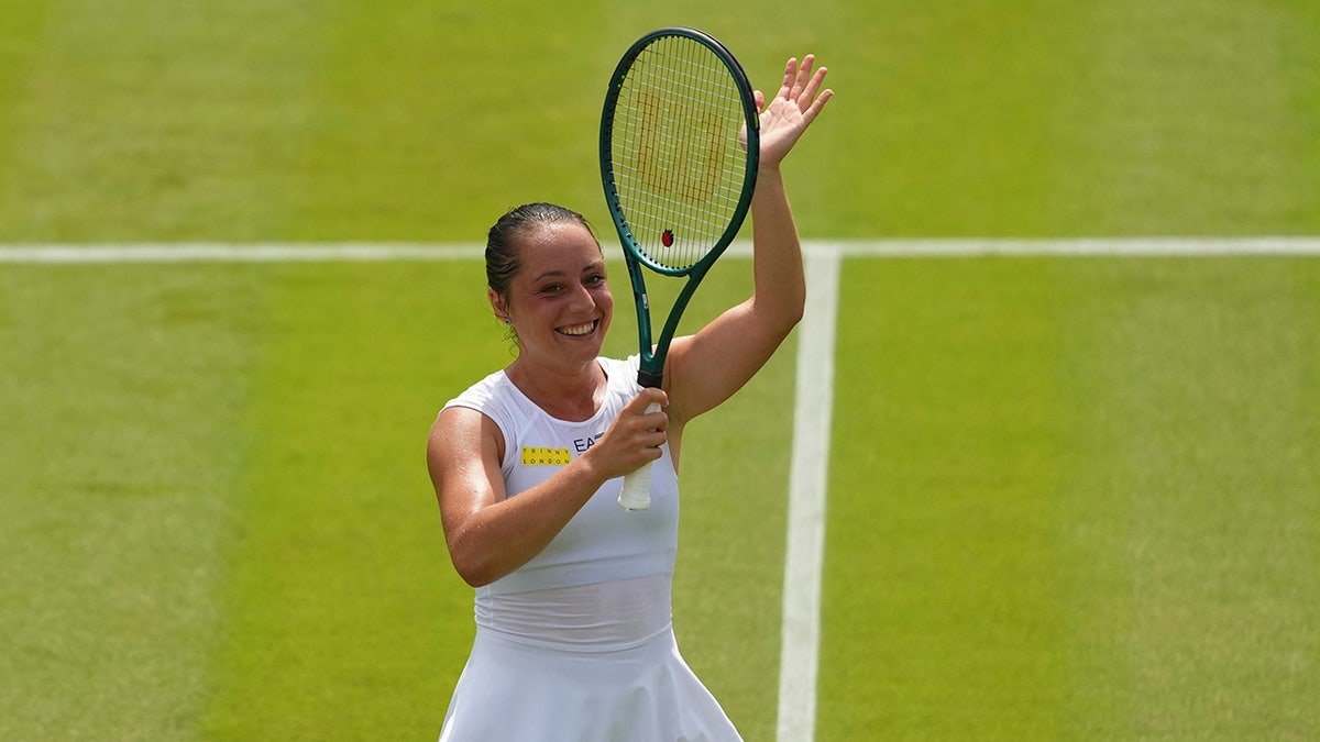 Elisabetta Cocciaretto celebrates