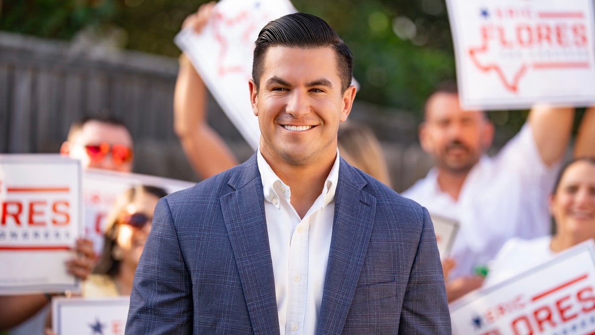 Republican Eric Flores, veteran of the American army and former federal prosecutor, launched a campaign for the Congress on Monday in the 34th District of the Texas Congress.