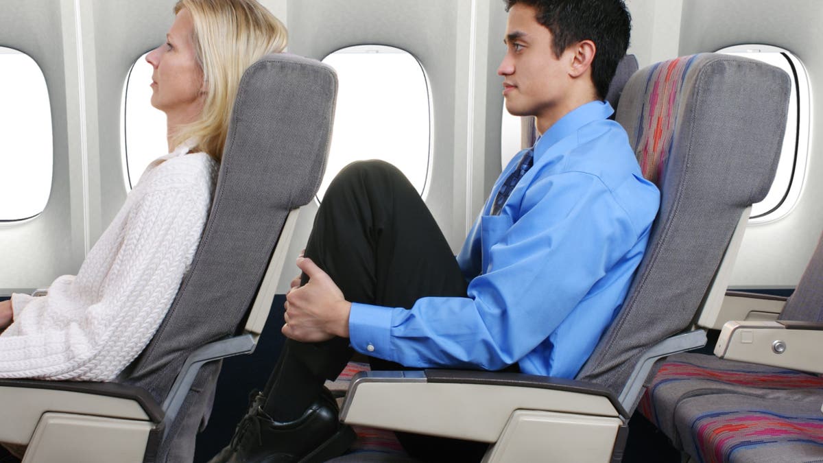 airplane seat decline debate