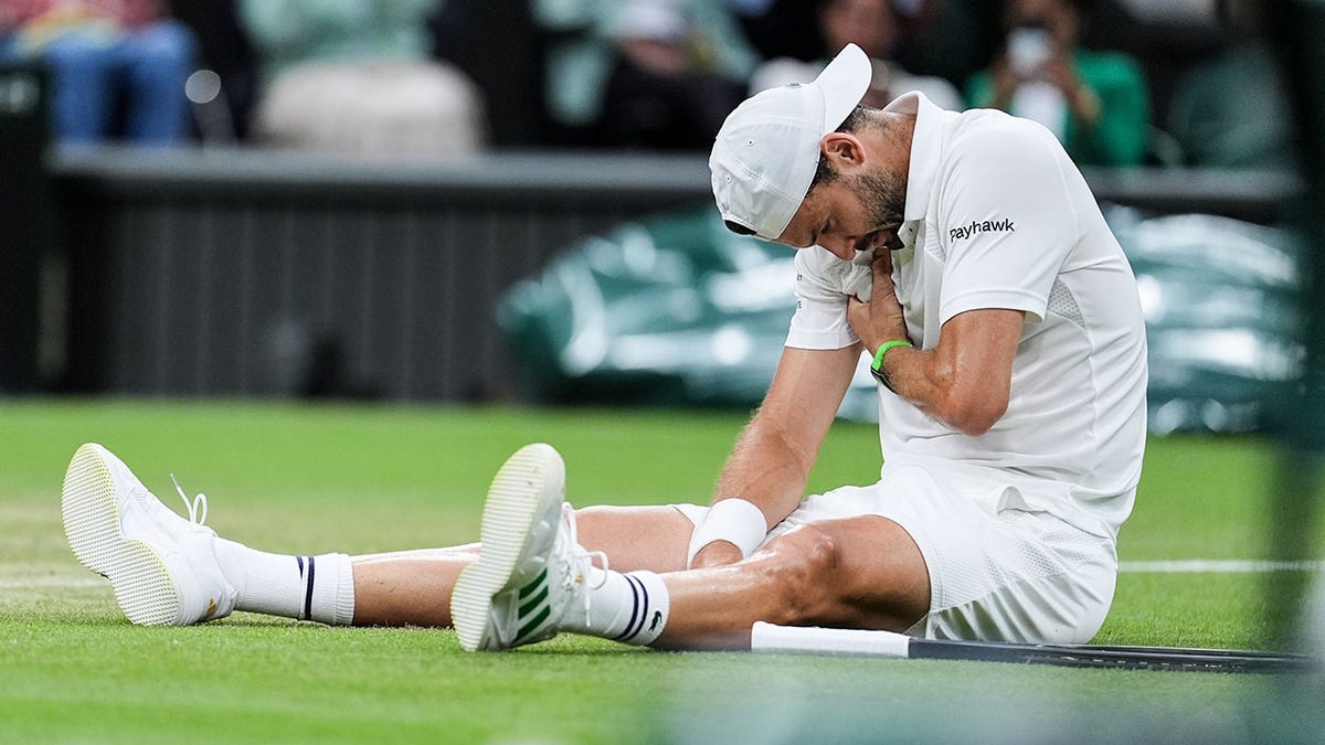 Grigor Dimitrov injured at Wimbledon