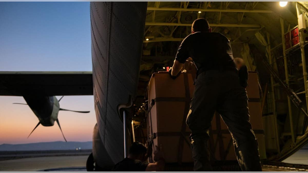 IDF preparations to drop aid