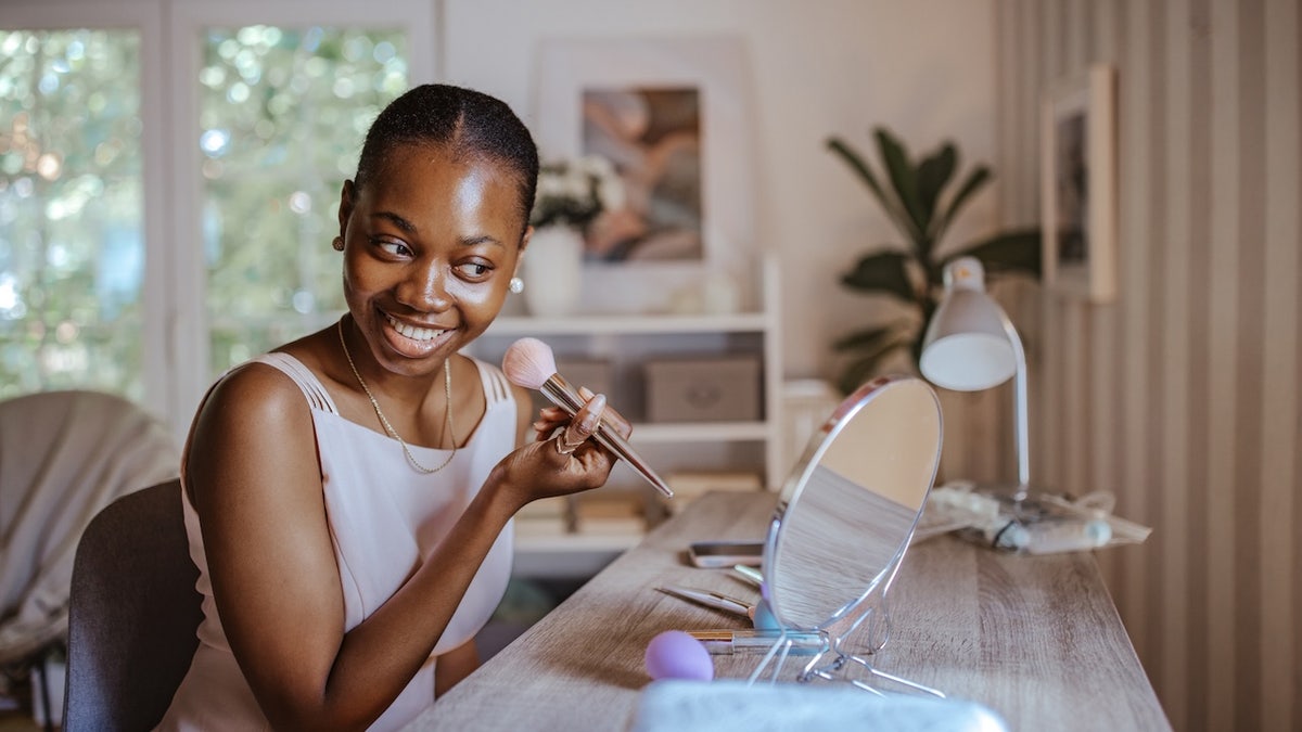 istock-amazon-beauty-2162414272 Find your next beauty on Amazon Mezen - Buy new products from Esty Lauder to Bereminners