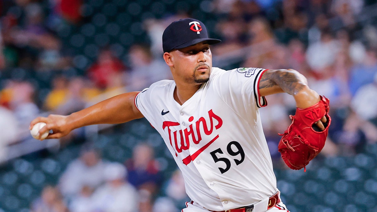 jhoan-duran Twins sparks the trade buzz before the hug deadline