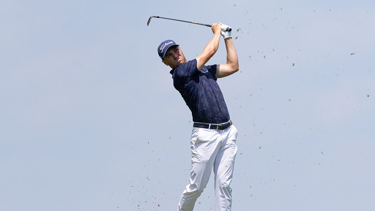 Strzał z podejścia Justin Thomas