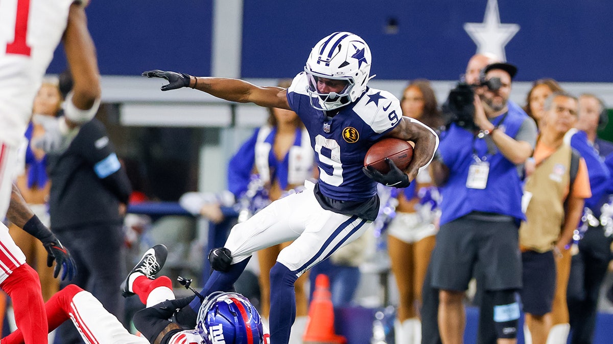 KaVontae Turpin avoids tackle