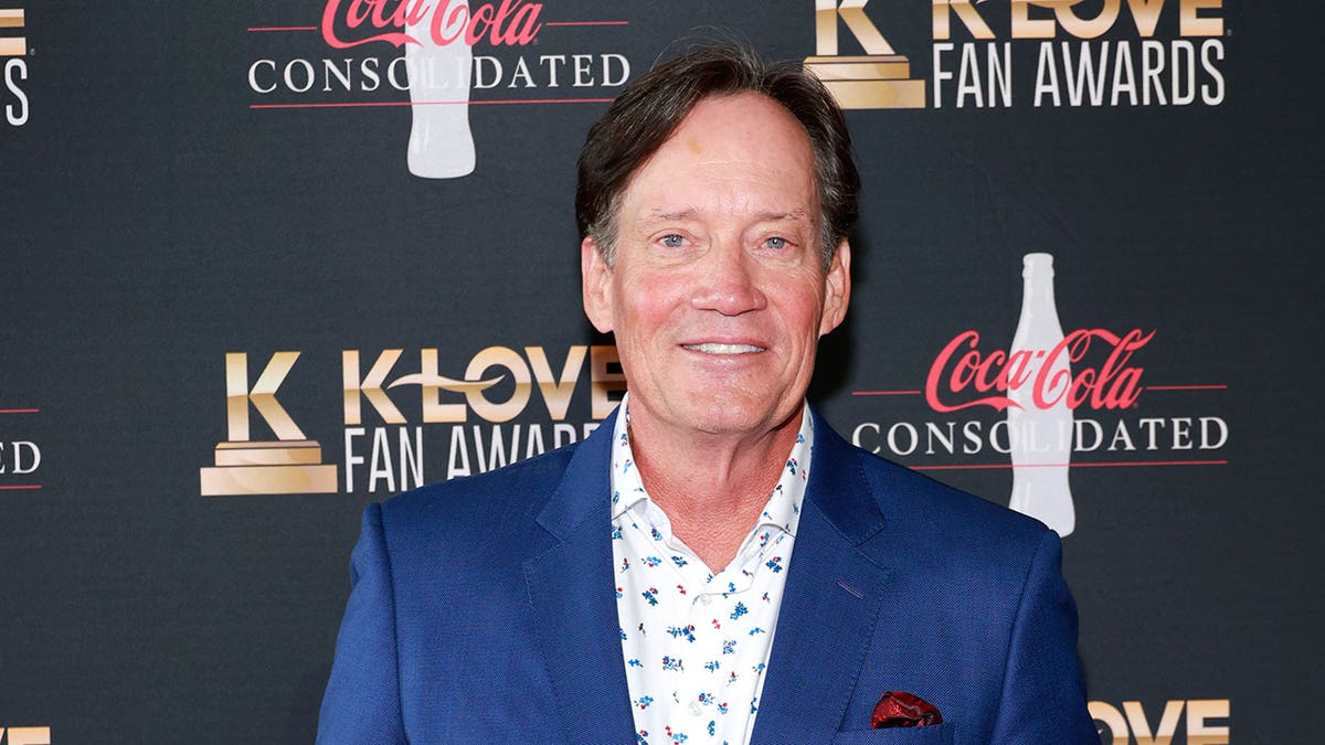 Kevin Sorbo on red carpet