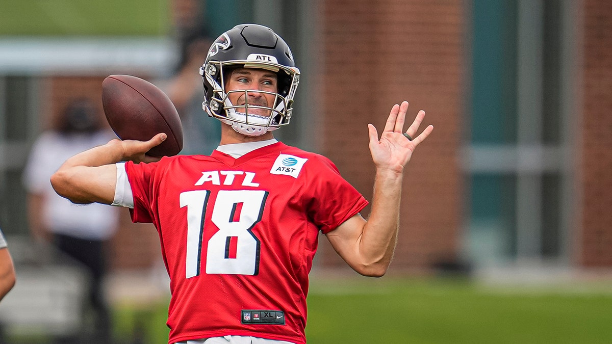 Kirk Cousins en el campamento de entrenamiento
