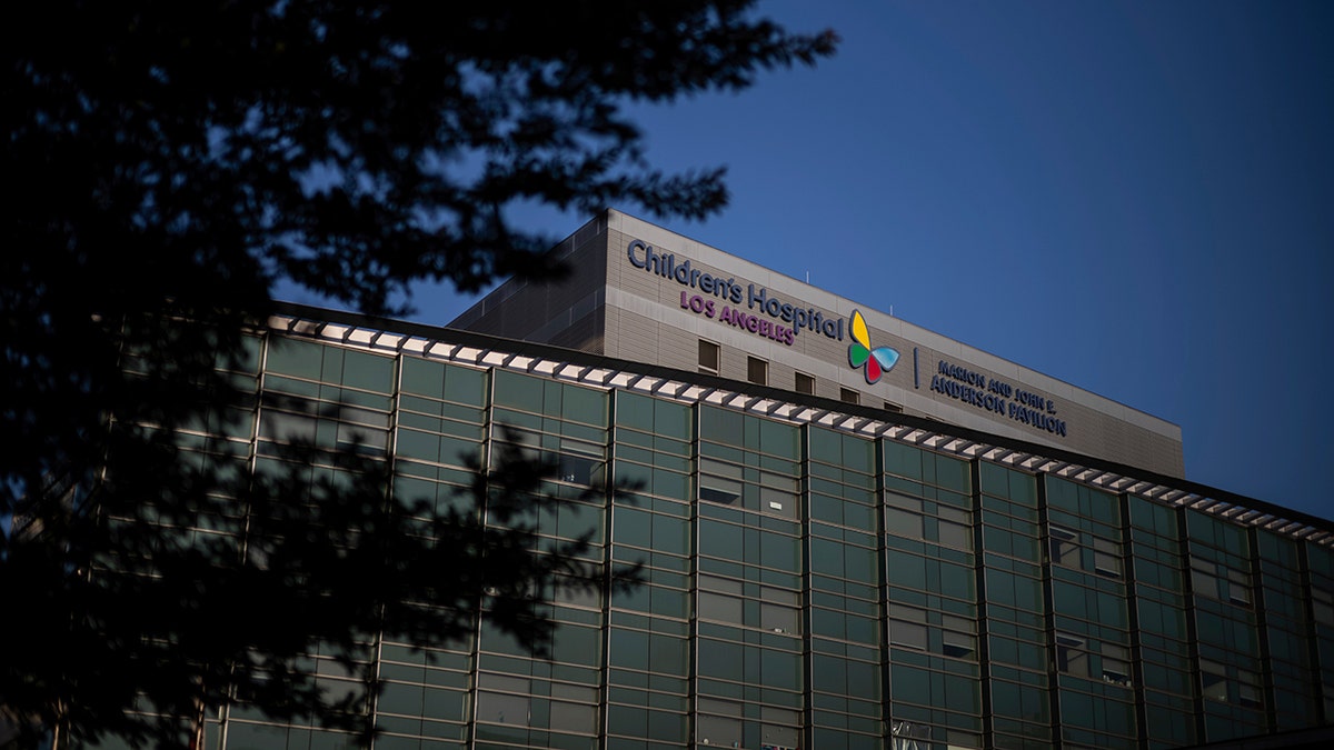 El Exterior de la construcción del Hospital de Niños de Los Ángeles