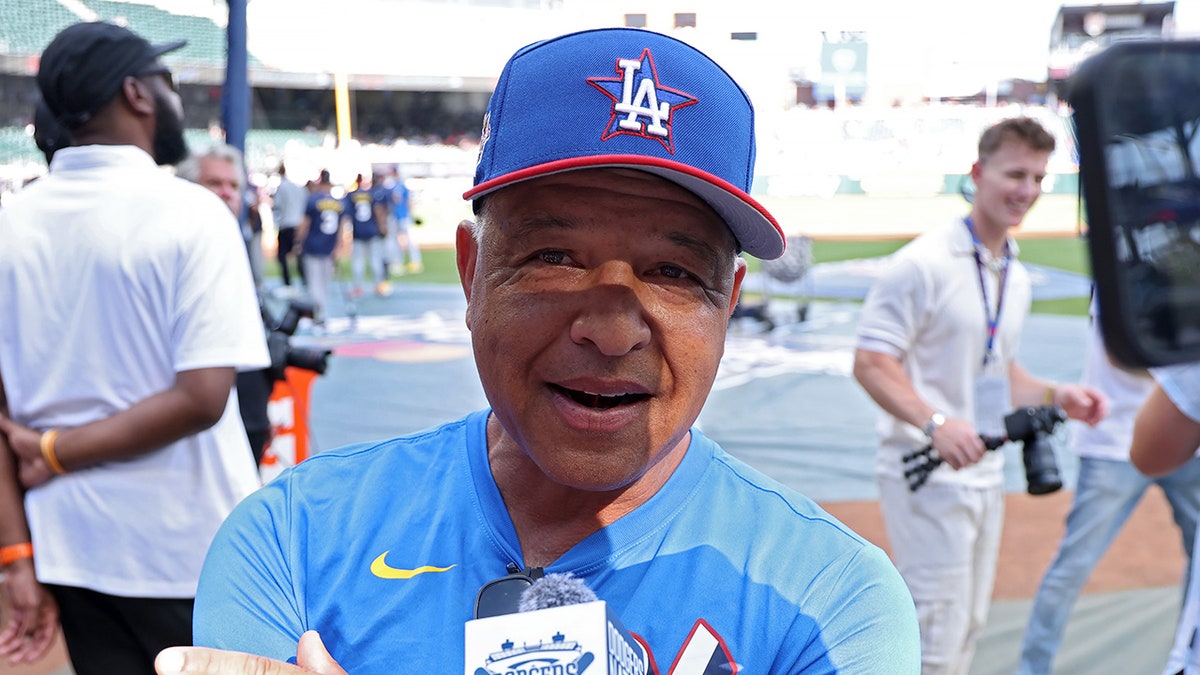 Dodgers Director Dave Roberts