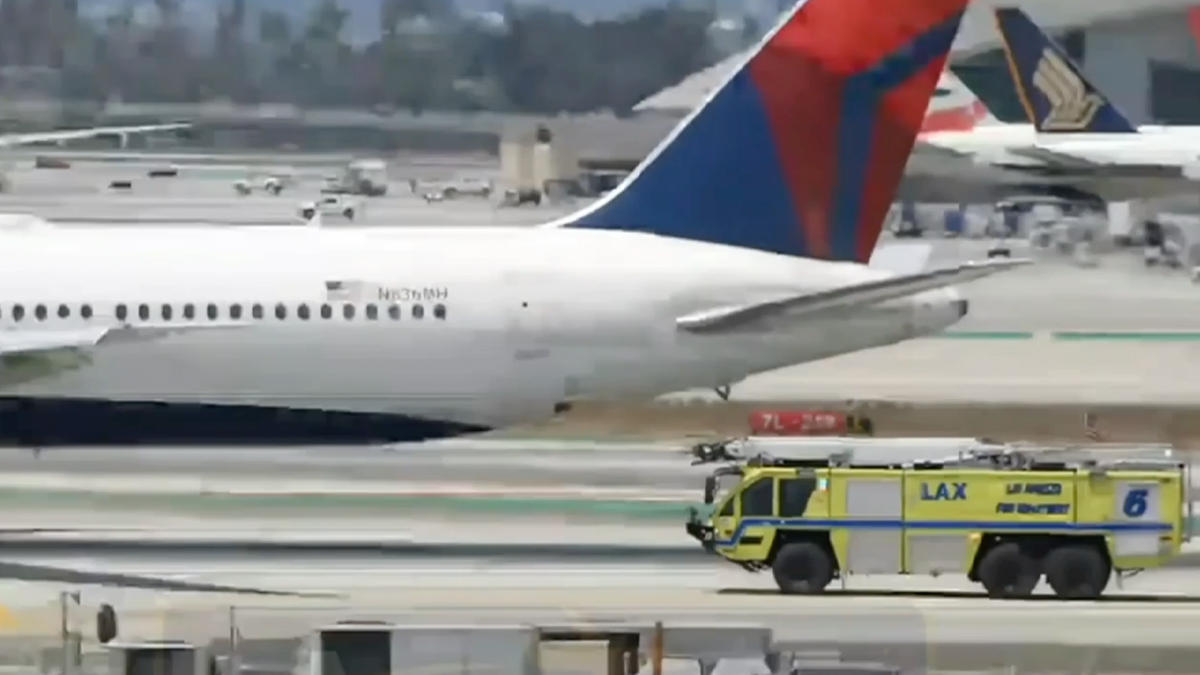 Los primeros en responder en la escena en Lax