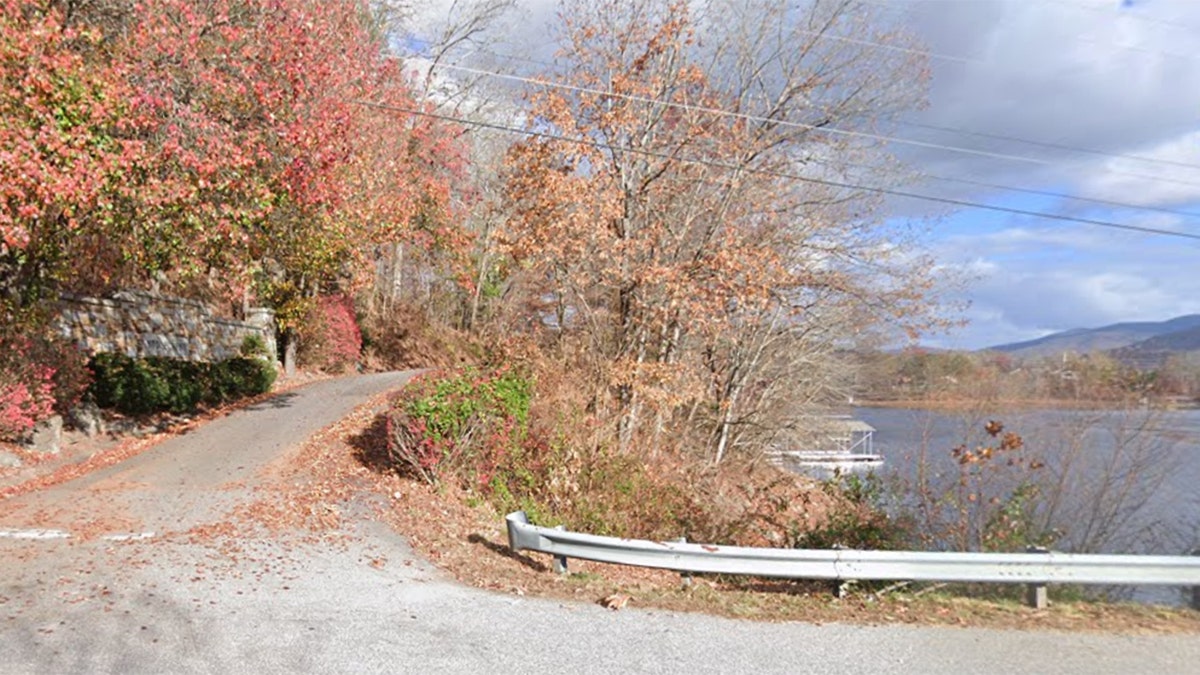 Road near Lake Chatuge