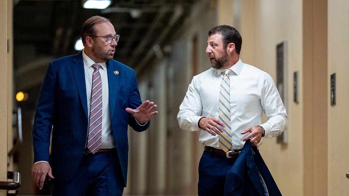 Sen. Markwayne Mullin, R-Okla., and Rep. Jason Smith, R-Mo.