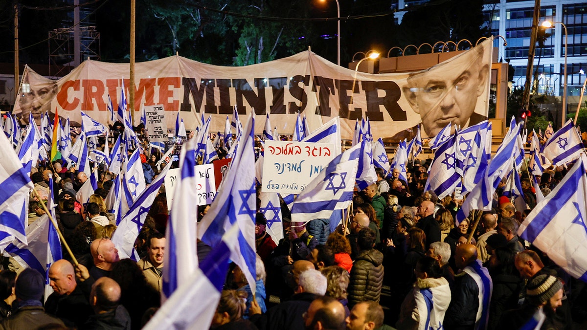 Israelis rally against Netanyahu's judicial reform