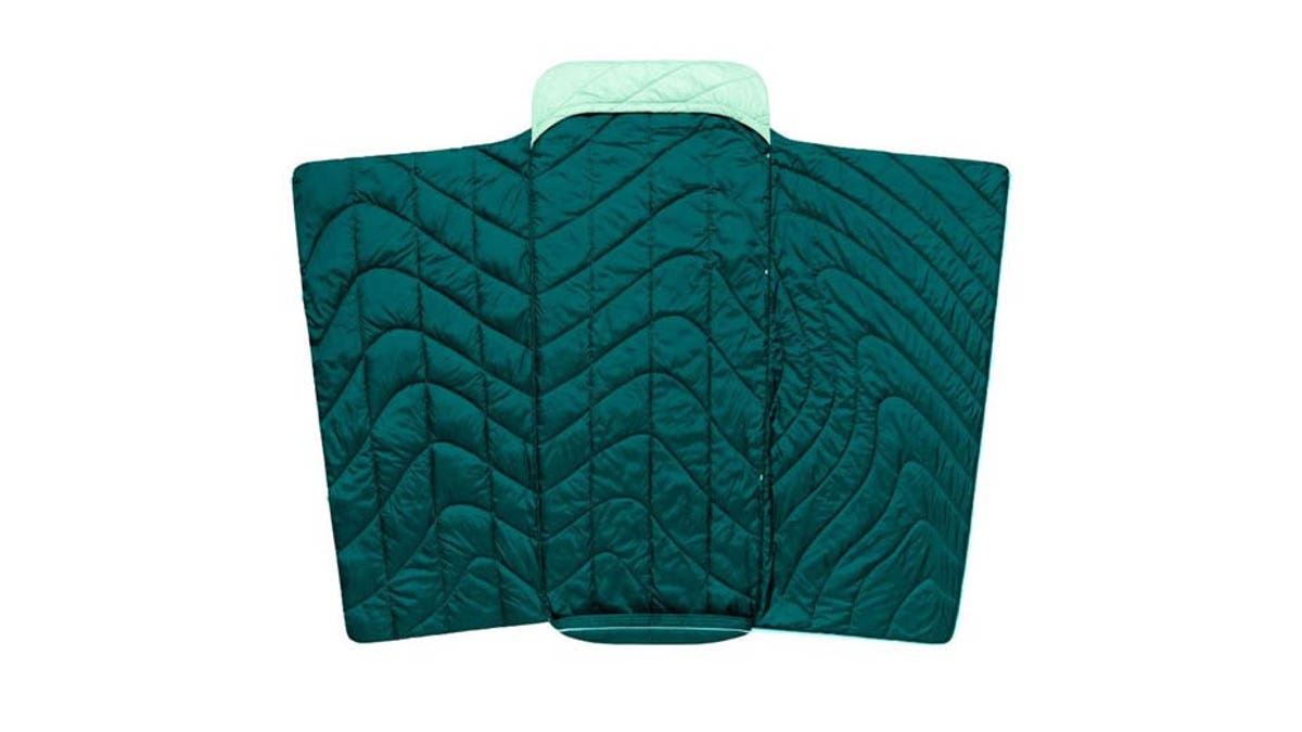 Choose how you want to wrap yourself up in this sleeping bag.
