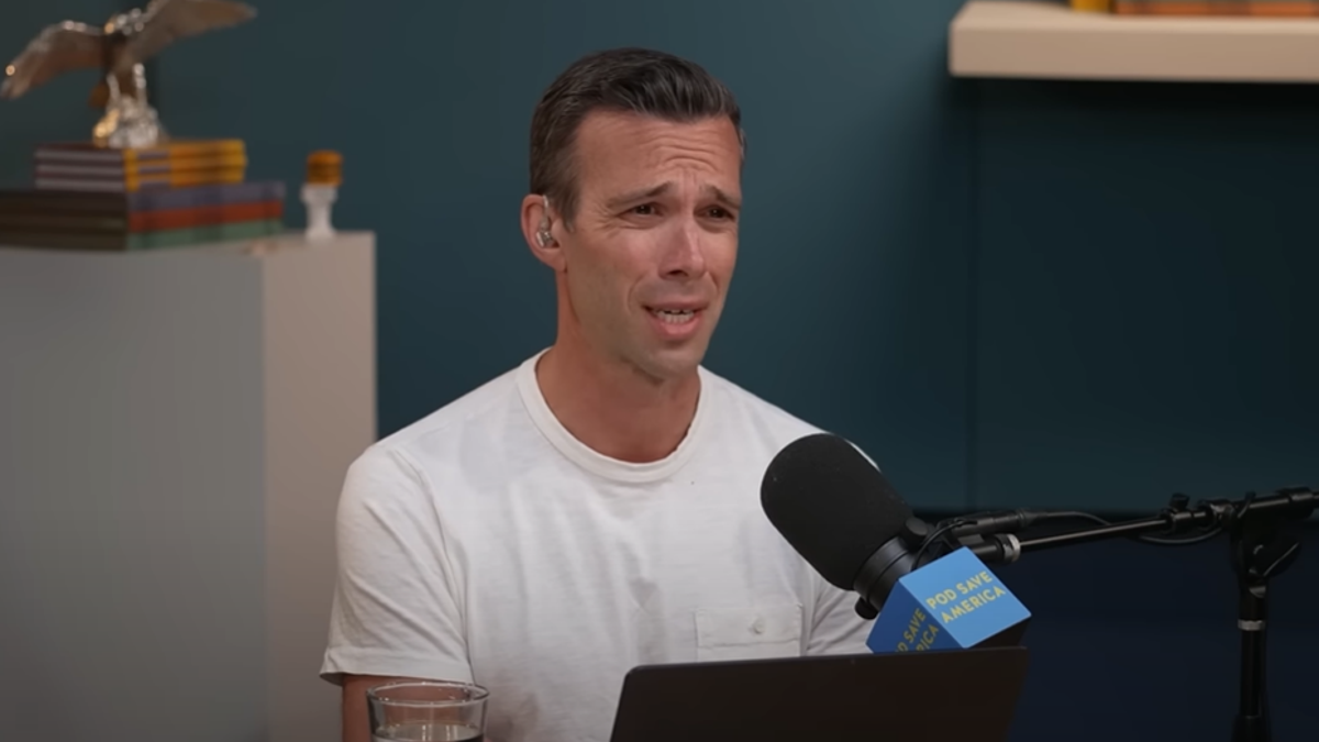 Pod Save America host reacts to far-left