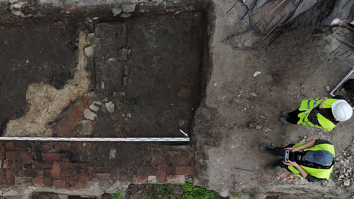 Aerial position of archaeologists looking astatine funeral site