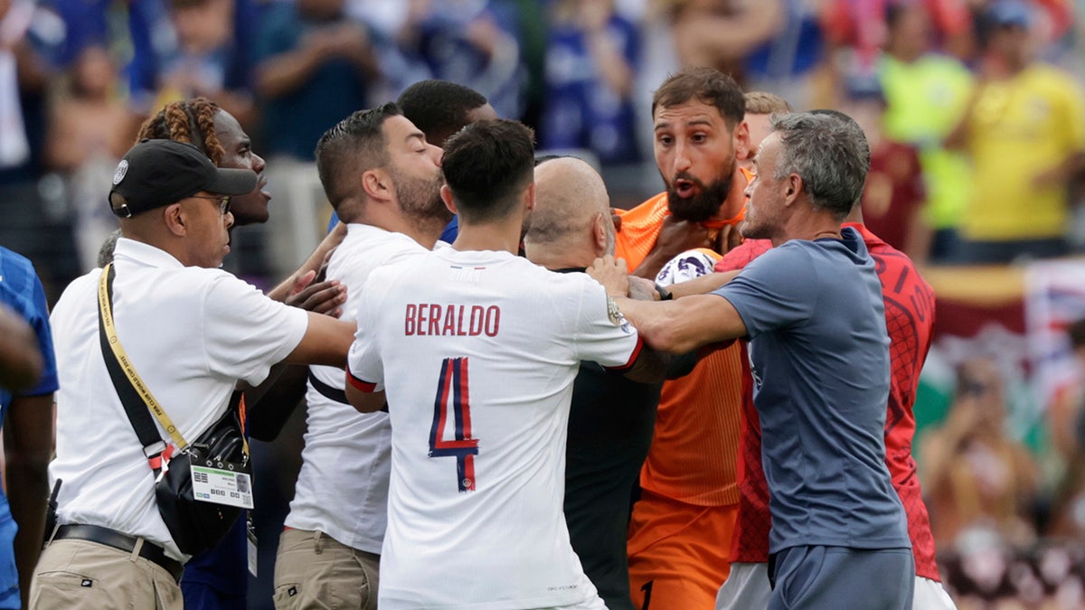 Chelsea and PSG players scuffle