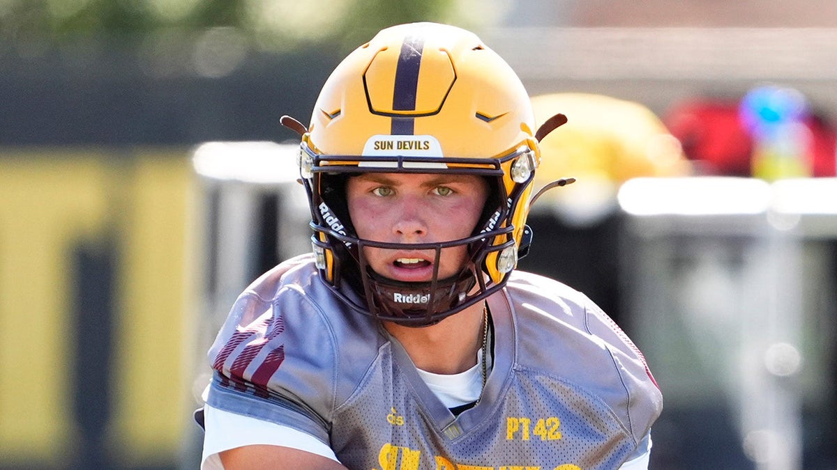 Sam Leavitt during practice