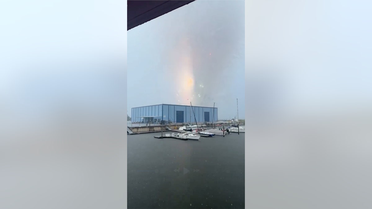 Florida fireworks set off by lightning