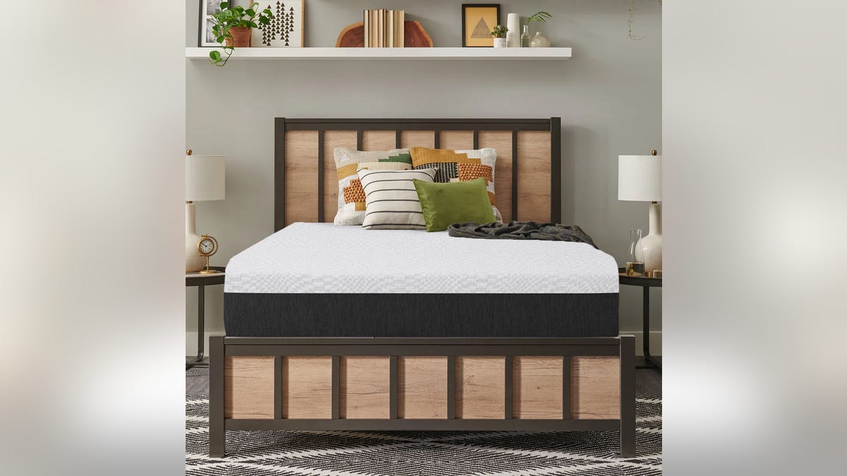 This foam mattress suits a range of sleep styles.