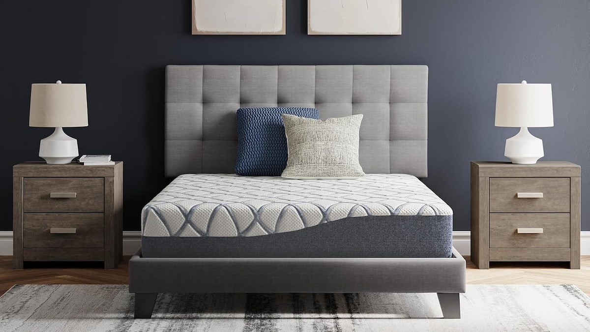 This foam mattress is firm and has cooling technology.