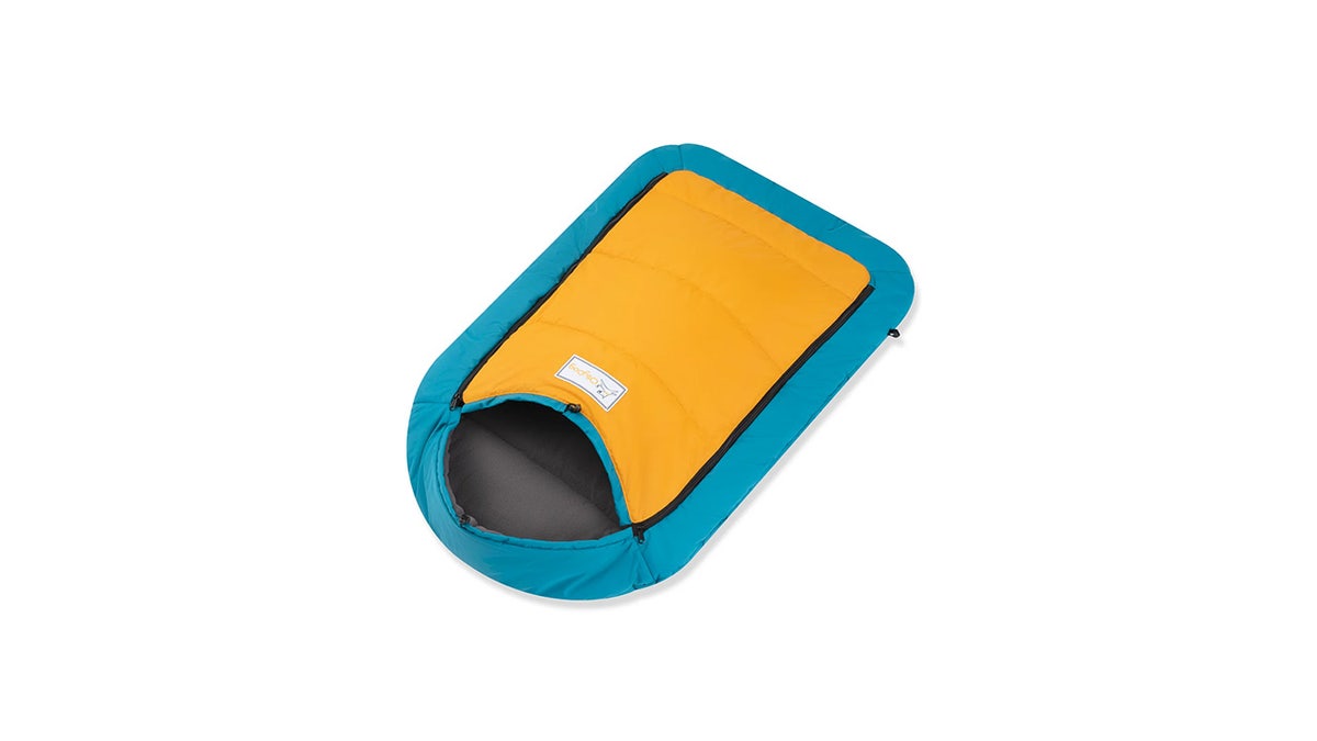 Keep your dog comfortable while they’re sleeping with a dog sleeping bag,