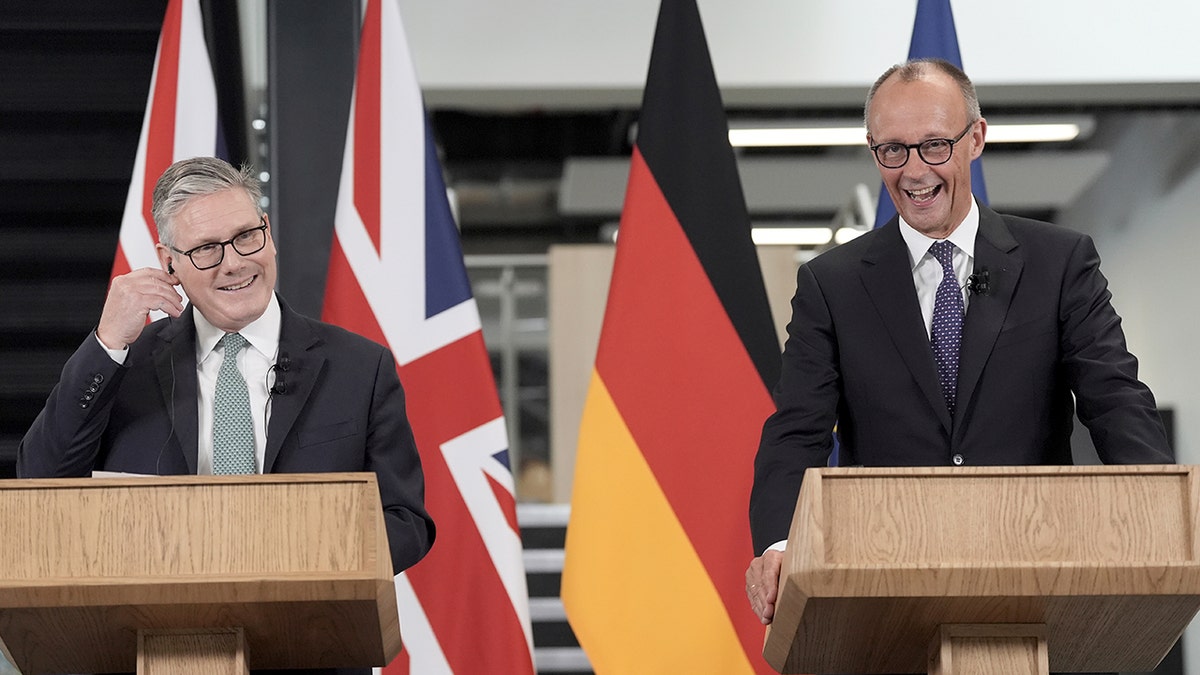 Starmer with German chancellor on official visit