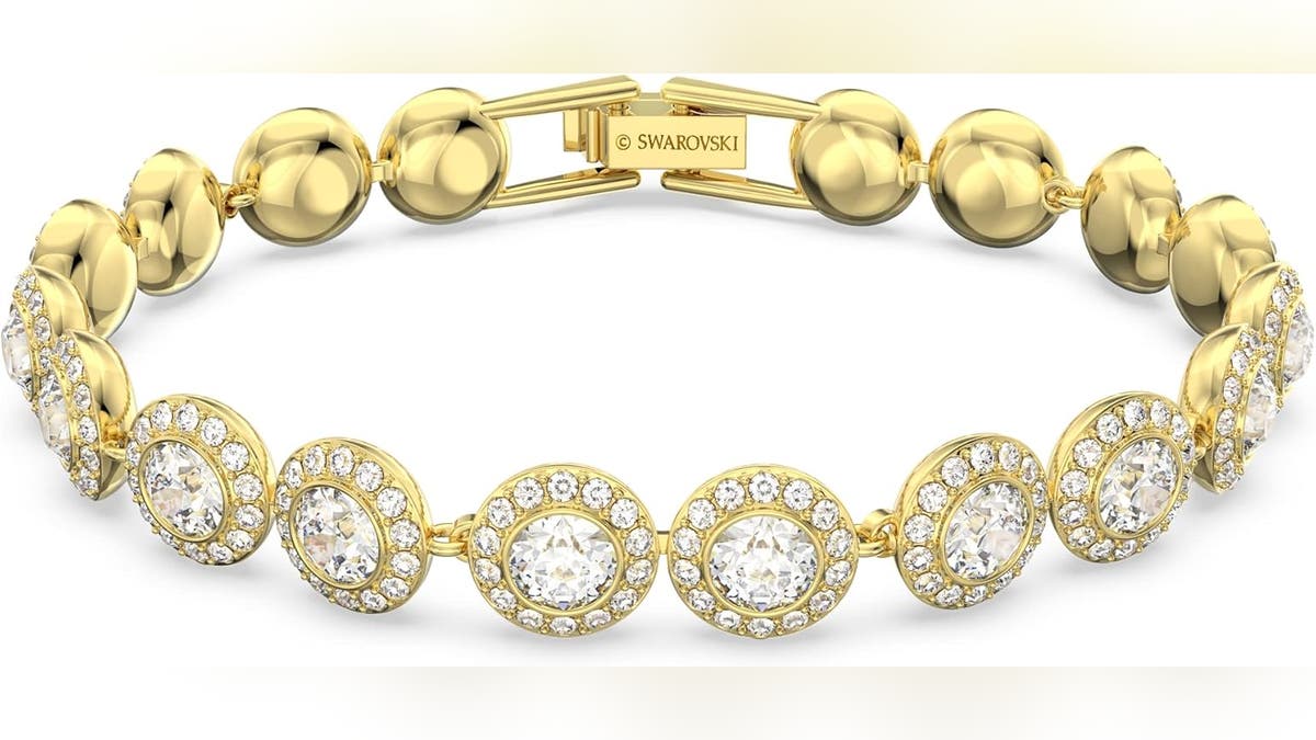 This pretty tennis bracelet makes a great gift. 