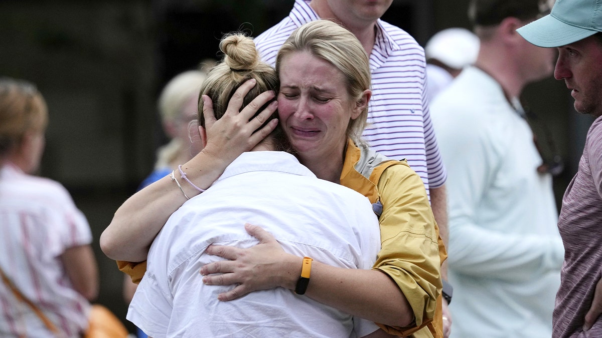 Two group clasp astatine Texas reunification halfway aft devastating flood