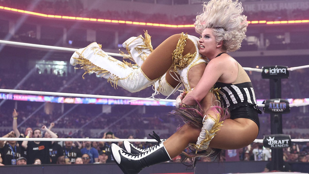 Toni Storm drives Mercedes Moné