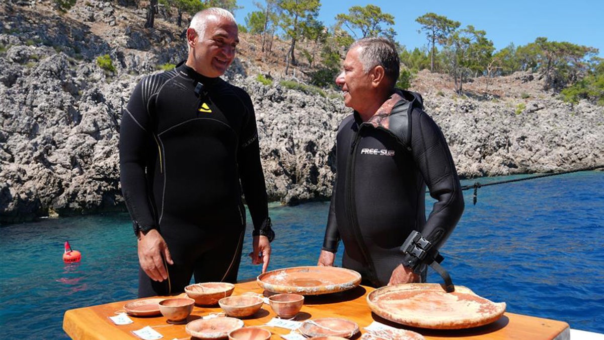 Nuri Ersoy seen pinch chap diver