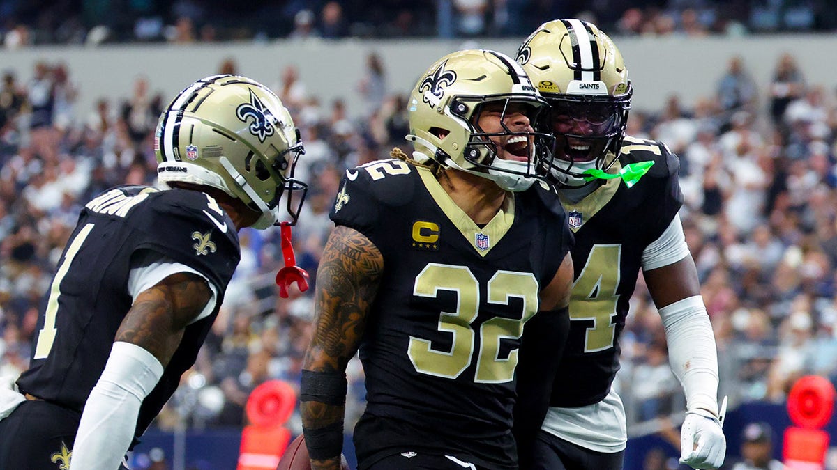 Tyrann Mathieu celebrates