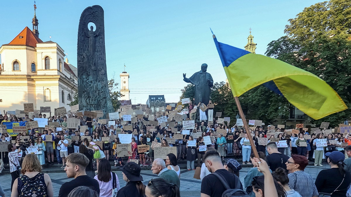 Ukrainians protest