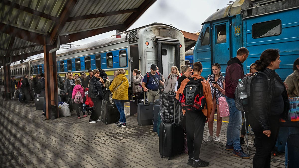 Ukrainians flee Russia's war