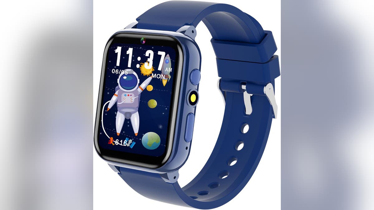 This watch comes preloaded with games.