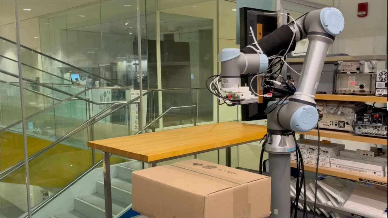 Warehouse robots gain ability to 'see' inside sealed packages without opening them