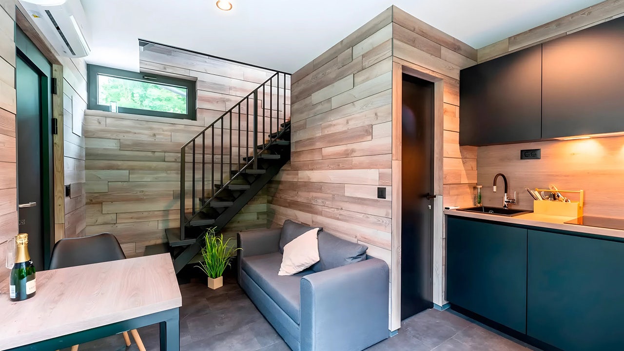 1-vertical-tiny-homes-redefine