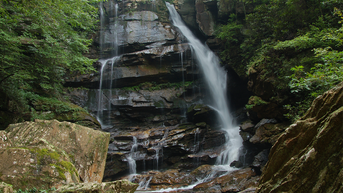 Woman dies after falling at least 75 feet while hiking in North Carolina - Fox News