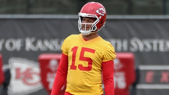 Chiefs star called 'embarrassment' over physique as vacation pictures surface - Fox News