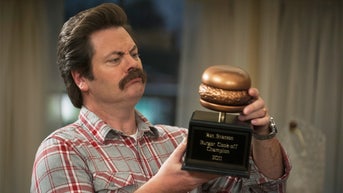 'Parks and Rec' star won't argue politics with Trump-supporting co-star - Fox News